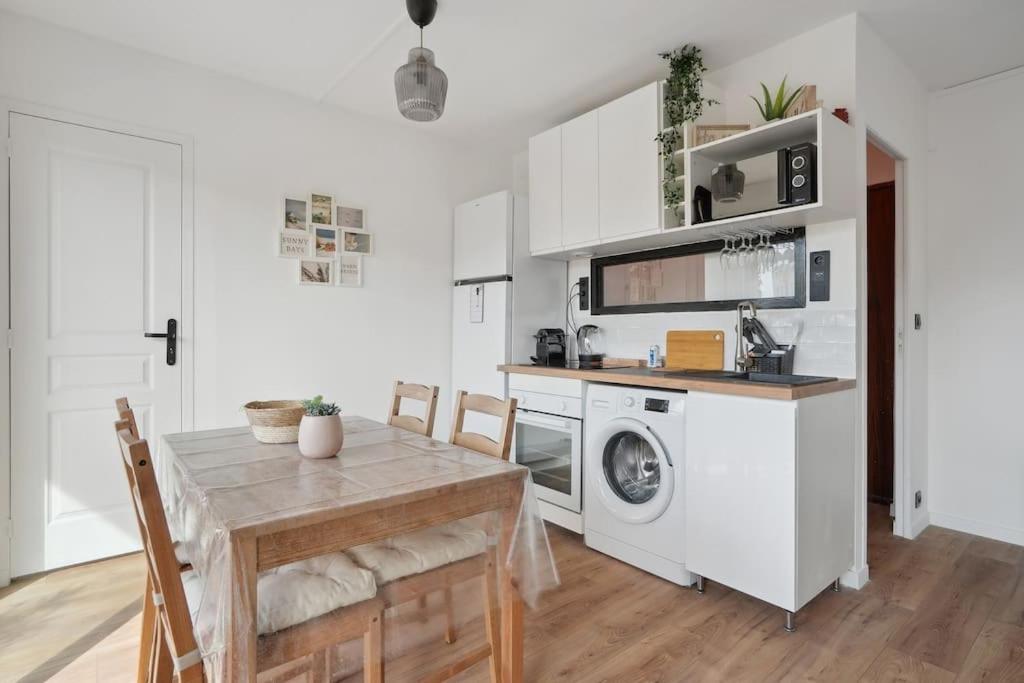 Charmant Appartement Vue Mer 7Eme - Plage 200M Марсилия Екстериор снимка