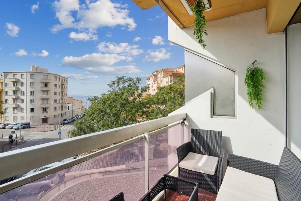 Charmant Appartement Vue Mer 7Eme - Plage 200M Марсилия Екстериор снимка